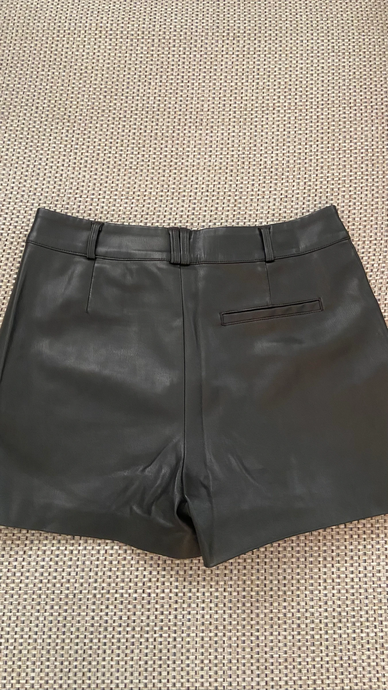 Shorts em similcouro preto tamanho 36 – photo 8
